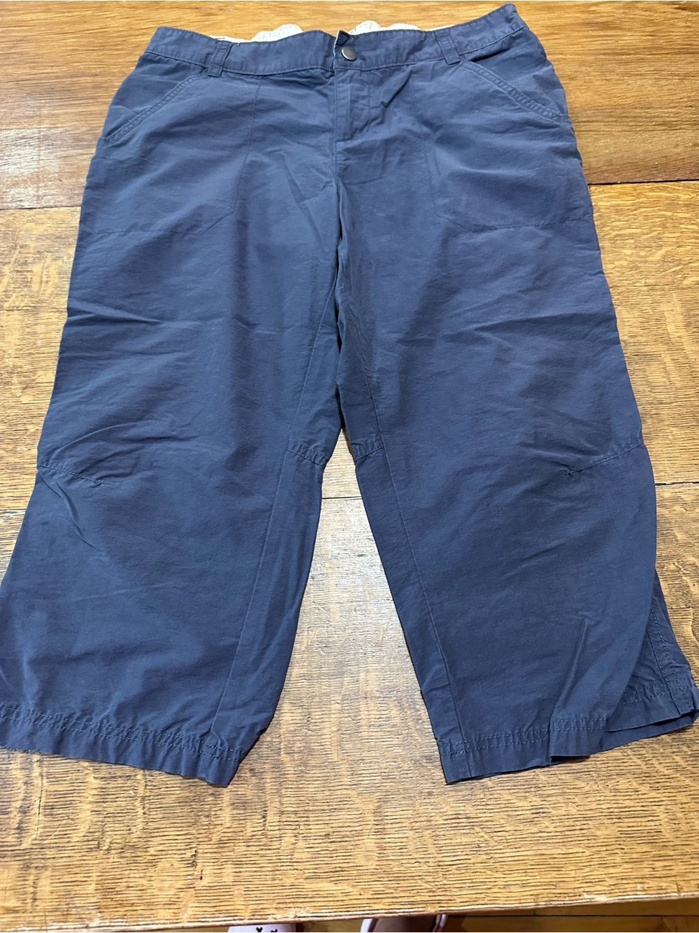 Columbia women’s sz 10 capris